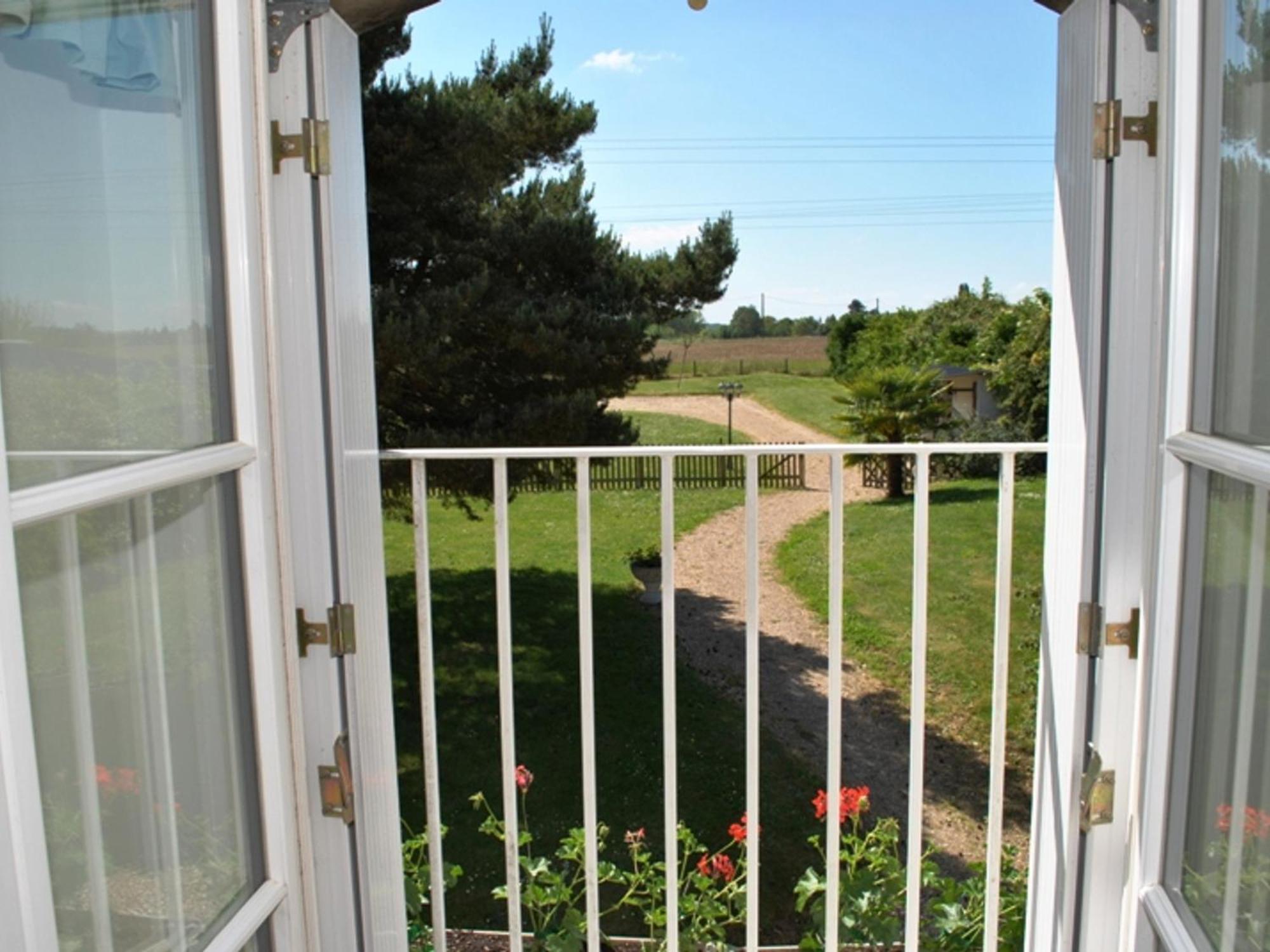 Gite De Charme Pres Des Chateaux De La Loire Avec Jardin, Terrasse Et Equipements Pour Familles - Fr-1-381-359 Azay-sur-Cher Exteriör bild